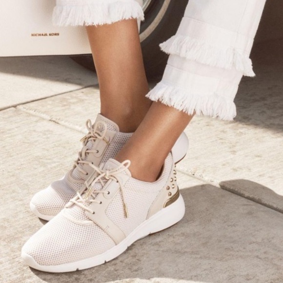 🔥 Michael Kris Astor Studded Mesh Sneakers 🔥! - Picture 1 of 11